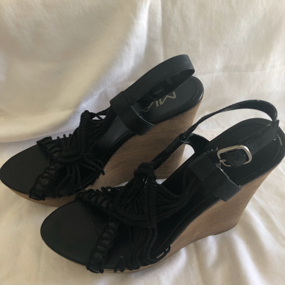 Mia wedges